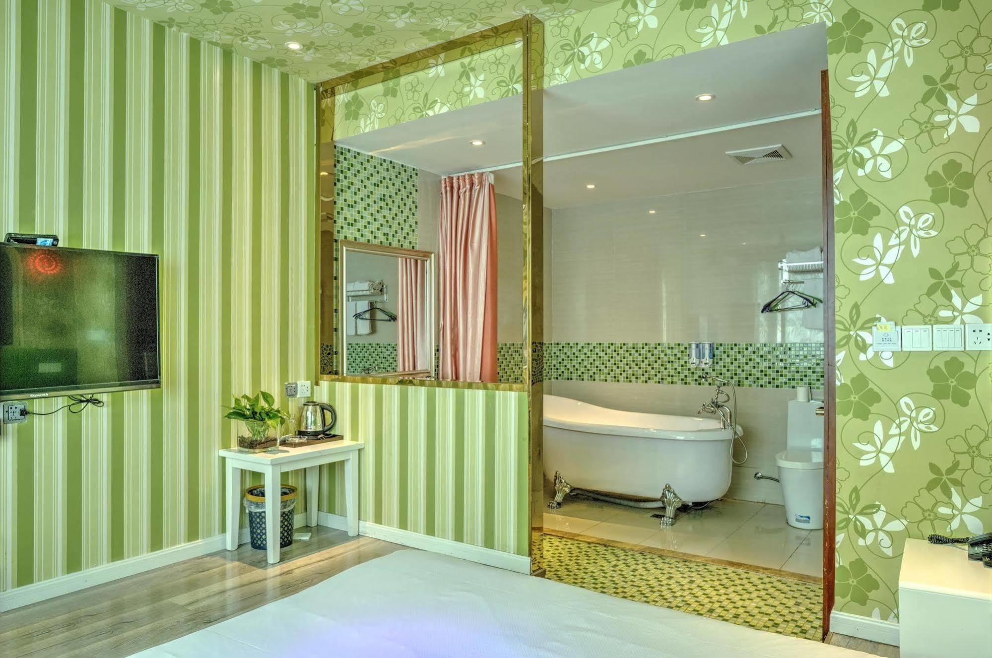 Milan Fashion Hotel Deqing Esterno foto