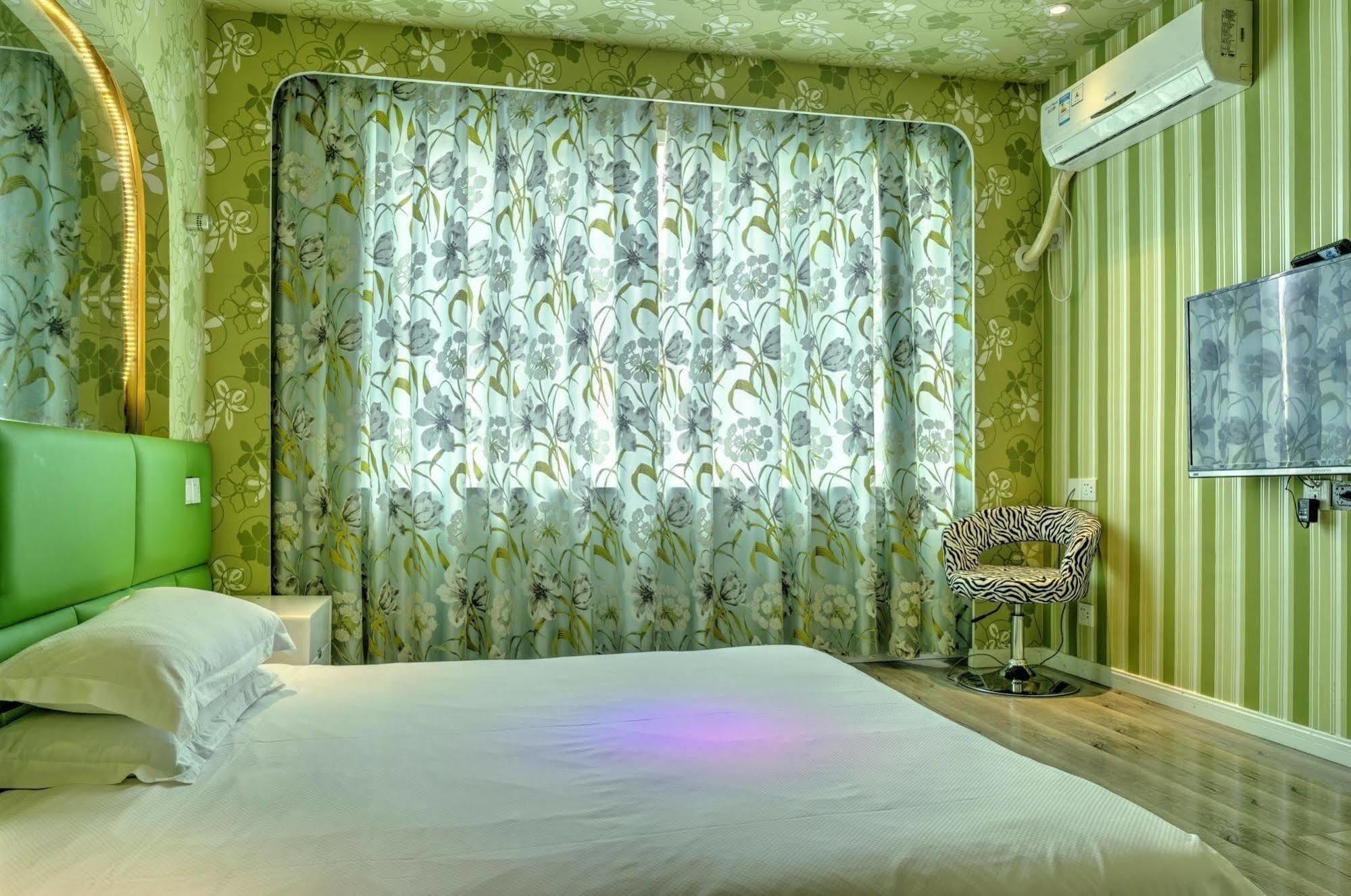 Milan Fashion Hotel Deqing Esterno foto