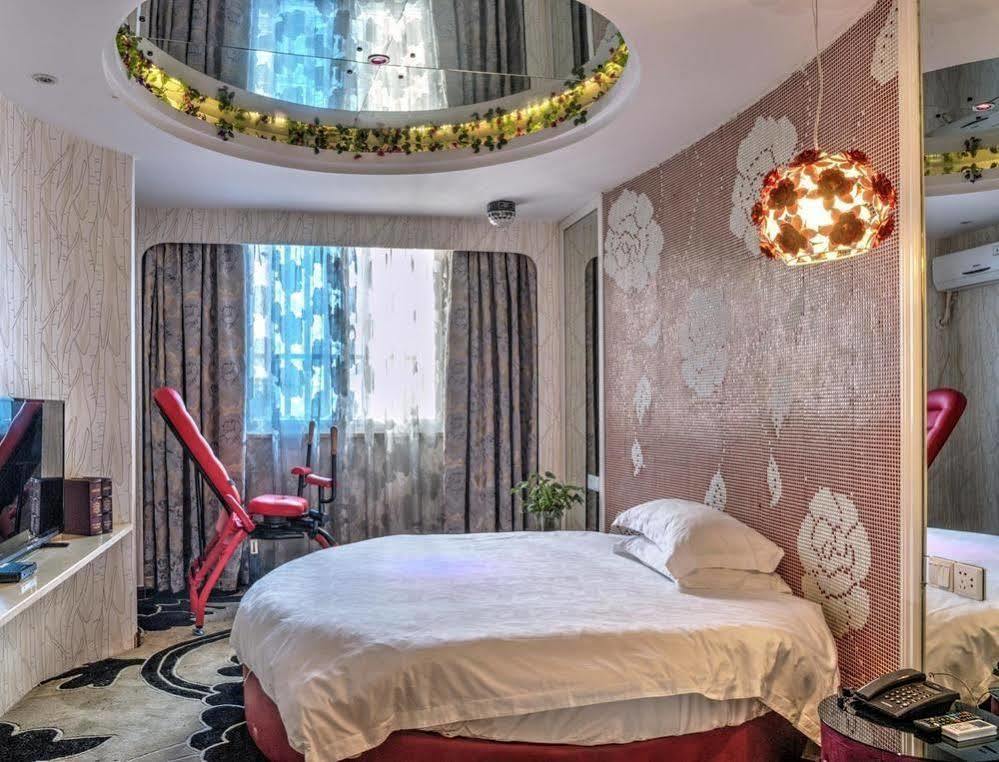 Milan Fashion Hotel Deqing Esterno foto