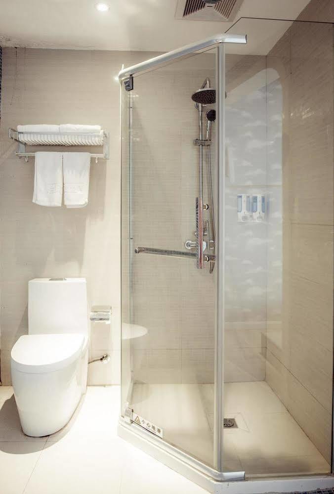 Milan Fashion Hotel Deqing Esterno foto