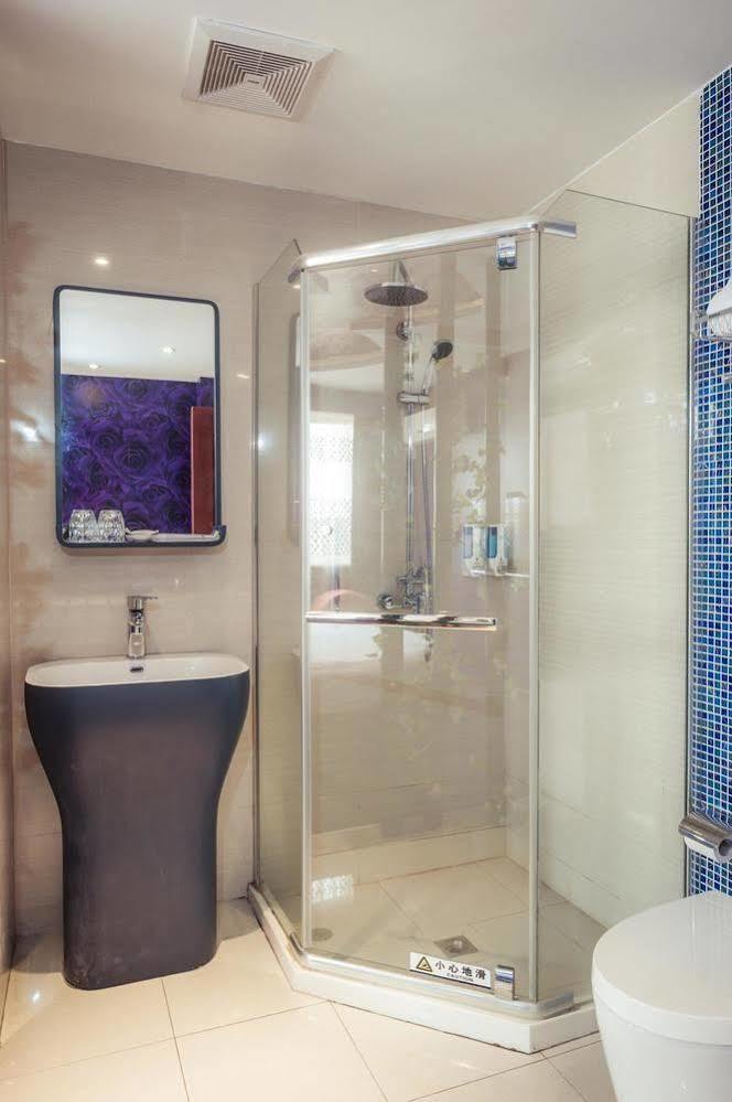 Milan Fashion Hotel Deqing Esterno foto